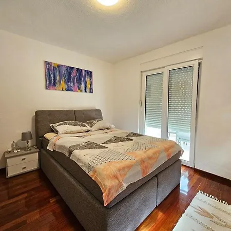 Apartment Ljube *